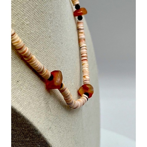 Vintage Natural Shell & Carnelian Bead Necklace.  A25 - Picture 5 of 9